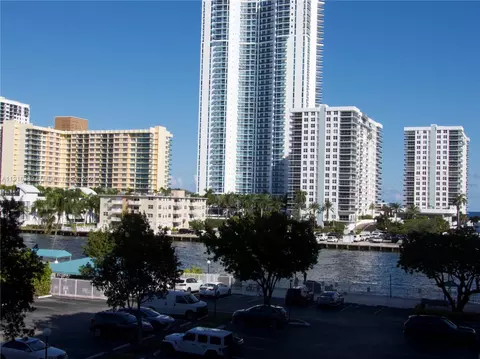 800 Parkview Dr #402, Hallandale Beach, FL 33009