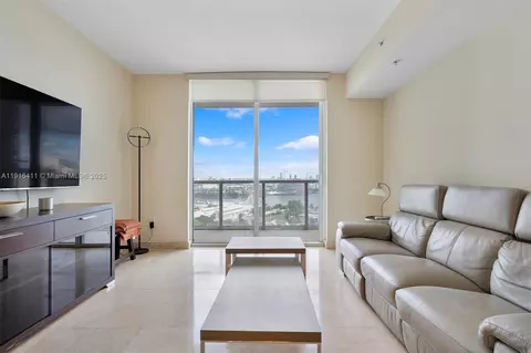 253 NE 2nd St #1803, Miami, FL 33132