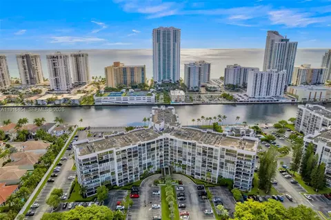 1000 Parkview Dr #518, Hallandale Beach, FL 33009