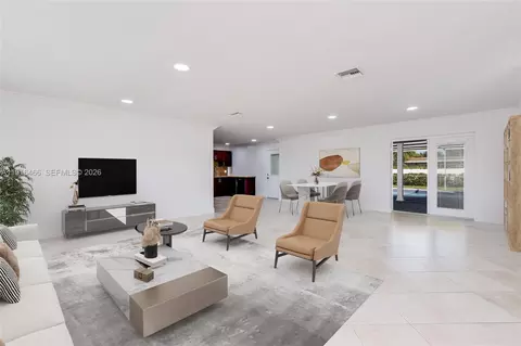 5425 Madison St, Hollywood, FL 33021
