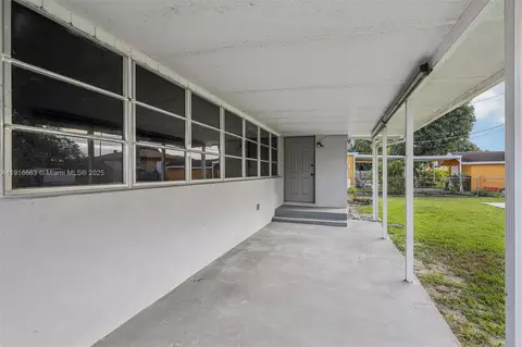 Exterior - 6230 E 2nd Ave, Hialeah, FL 33013 photo 3 of 7