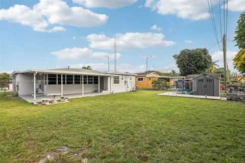 Exterior - 6230 E 2nd Ave, Hialeah, FL 33013 photo 6 of 7
