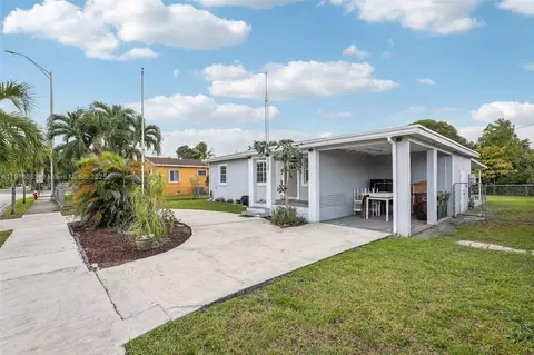 Exterior - 6230 E 2nd Ave, Hialeah, FL 33013 photo 1 of 7