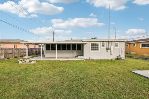 Exterior - 6230 E 2nd Ave, Hialeah, FL 33013 photo 4 of 7