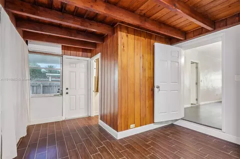 Entry Way - 6230 E 2nd Ave, Hialeah, FL 33013 photo 2 of 2