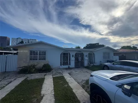 11012 SW 4th St, Sweetwater, FL 33174