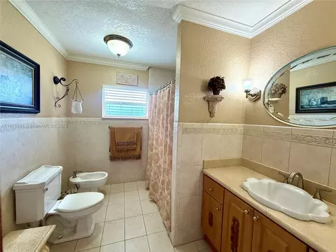 Bath - 174 E 41st St, Hialeah, FL 33013 photo 1 of 3