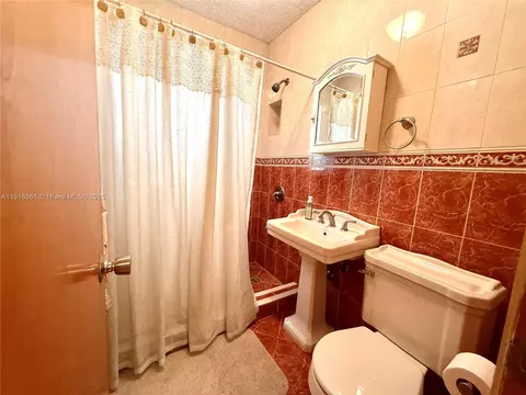 Bath - 174 E 41st St, Hialeah, FL 33013 photo 3 of 3