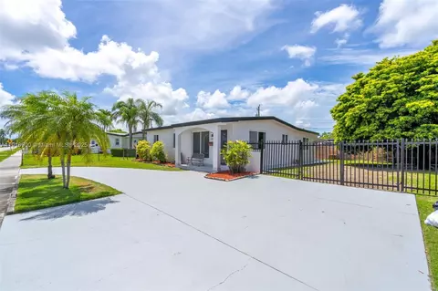 11030 SW 42 St, Miami, FL 33165