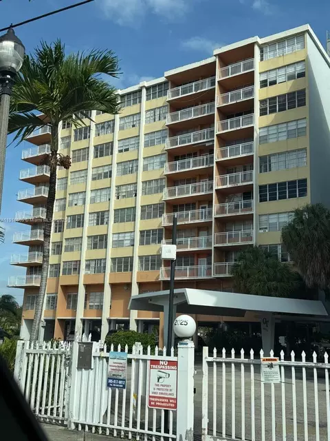 2025 NE 164th St #605, North Miami Beach, FL 33162