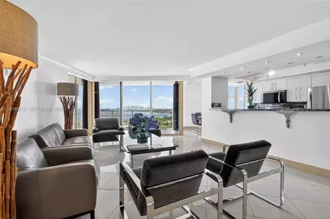 4000 Towerside Ter #1612, Miami, FL 33138