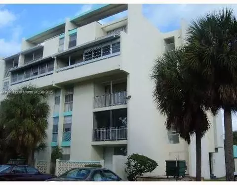 2017 NW 46th Ave #A306, Lauderhill, FL 33313