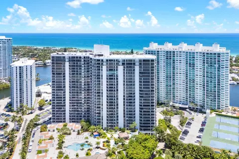 20281 E Country Club Dr #1009, Aventura, FL 33180