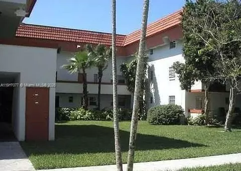 10901 N Kendall Dr #101, Miami, FL 33176
