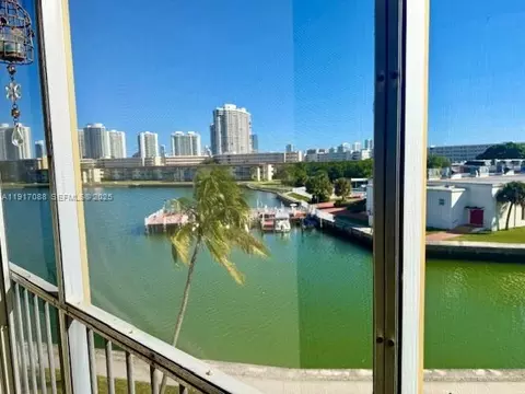 2859 Leonard Dr #G403, Aventura, FL 33160