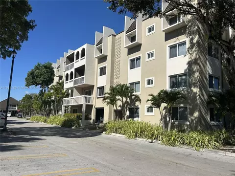 7701 Camino Real #A-419, Miami, FL 33143