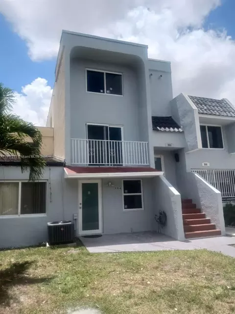 984 W 40th St #2, Hialeah, FL 33012