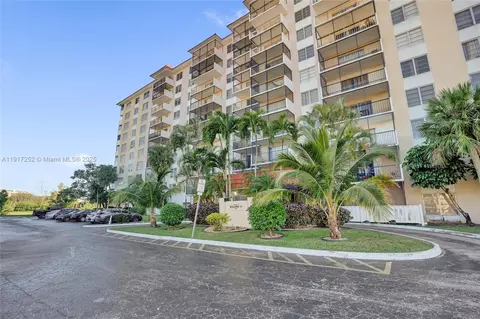 4164 Inverrary Dr #305, Lauderhill, FL 33319