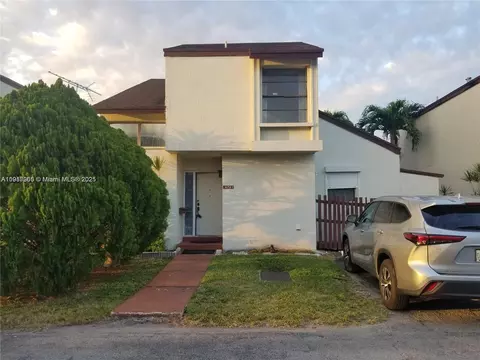 9721 NW 5 Ln, Miami, FL 33172