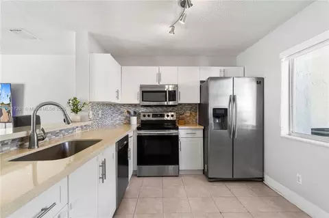849 NW 208th Way, Pembroke Pines, FL 33029