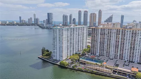 301 174th St #309, Sunny Isles Beach, FL 33160