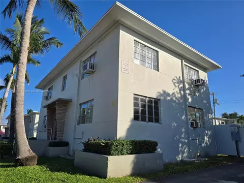 660 84th St #39, Miami Beach, FL 33141