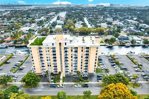2020 NE 135th St #805, North Miami, FL 33181