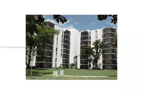 3475 N Country Club Dr #514, Aventura, FL 33180