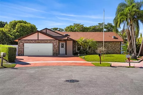 8920 NW 15th St, Pembroke Pines, FL 33024