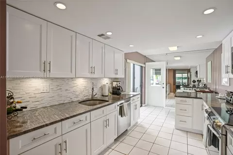 Kitchen - 7320 Coldstream Dr, Hialeah, FL 33015 photo 1 of 4