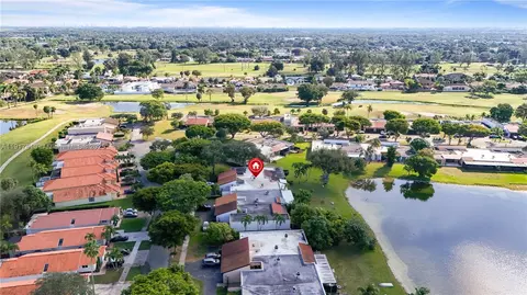 View/Area - 7320 Coldstream Dr, Hialeah, FL 33015 photo 7 of 9