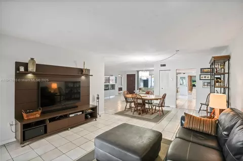 Living - 7320 Coldstream Dr, Hialeah, FL 33015 photo 3 of 3