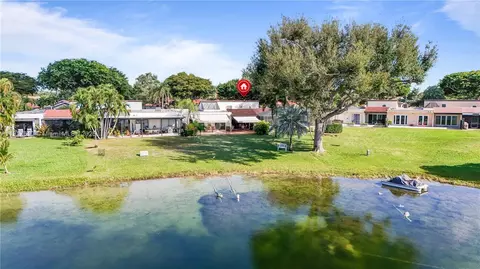 View/Area - 7320 Coldstream Dr, Hialeah, FL 33015 photo 4 of 9