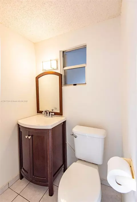 Bath - 990 E 2nd St, Hialeah, FL 33010 photo 2 of 3