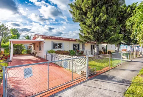 Exterior - 990 E 2nd St, Hialeah, FL 33010 photo 1 of 10
