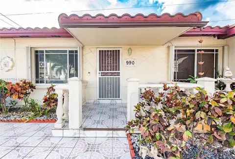 Exterior - 990 E 2nd St, Hialeah, FL 33010 photo 2 of 10