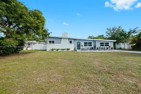 281 Iroquois St, Miami Springs, FL 33166