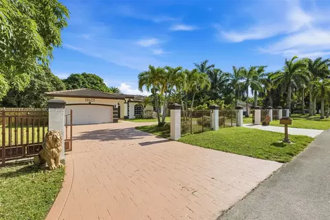 19601 SW 128th Ct, Miami, FL 33177