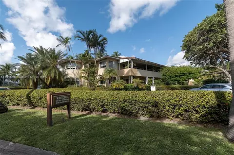 20 Park Dr #2, Bal Harbour, FL 33154