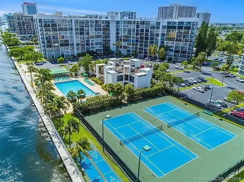 1000 Parkview Dr #431, Hallandale Beach, FL 33009