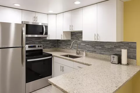 5771 Washington St #H1, Hollywood, FL 33023