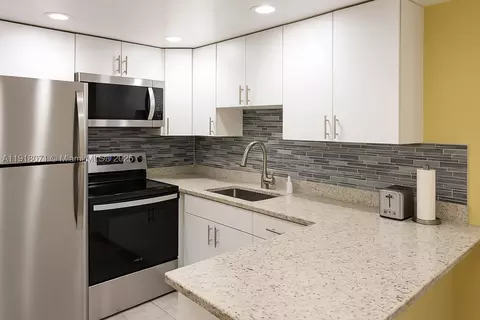 5771 Washington St #H1, Hollywood, FL 33023