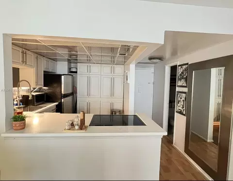 1228 West Ave #911, Miami Beach, FL 33139