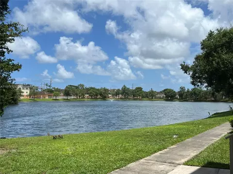 3690 N 56th Ave #916, Hollywood, FL 33021