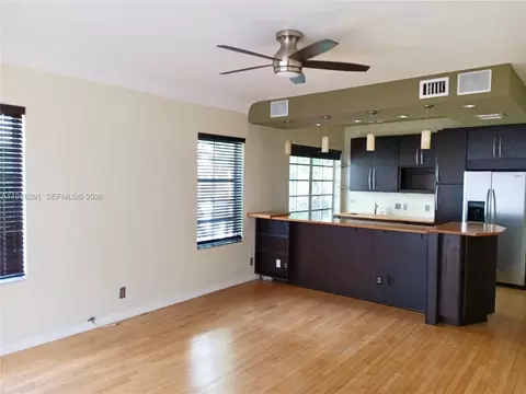 935 9th St #4A, Miami Beach, FL 33139