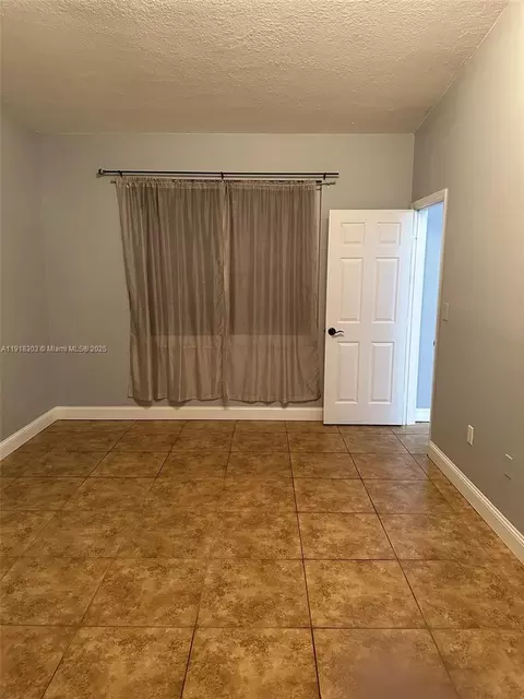 19155 NW 67th Pl, Hialeah, FL 33015 photo 15