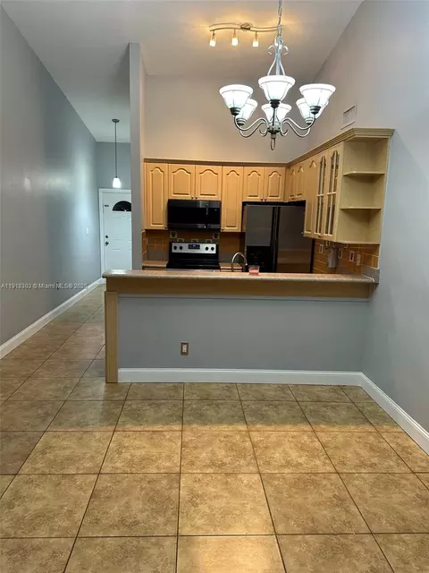 19155 NW 67th Pl, Hialeah, FL 33015 photo 6