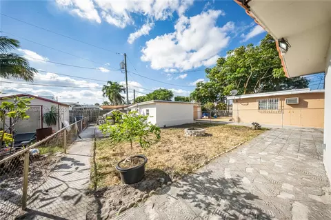 Exterior - 270 W 14th St, Hialeah, FL 33010 photo 4 of 5