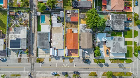 View/Area - 270 W 14th St, Hialeah, FL 33010 photo 2 of 3