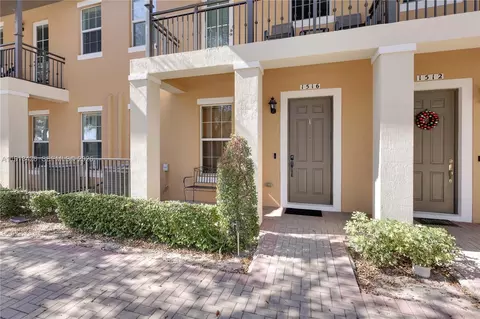 1516 SW 147th Ave, Pembroke Pines, FL 33027